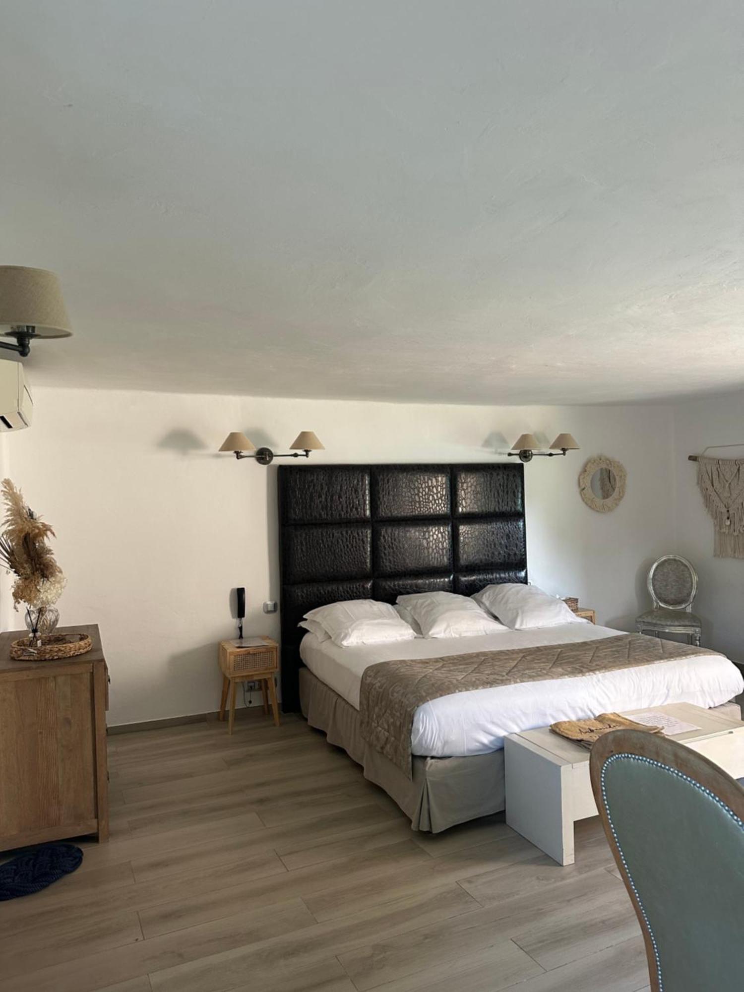 Hotel Ambassador Palombaggia Porto-Vecchio  Exterior photo